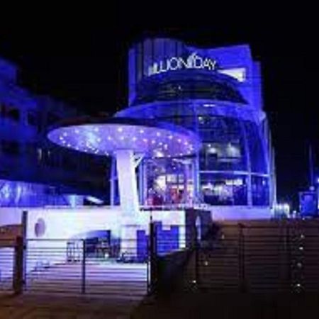 Hotel Millionday Майладутурай Екстериор снимка