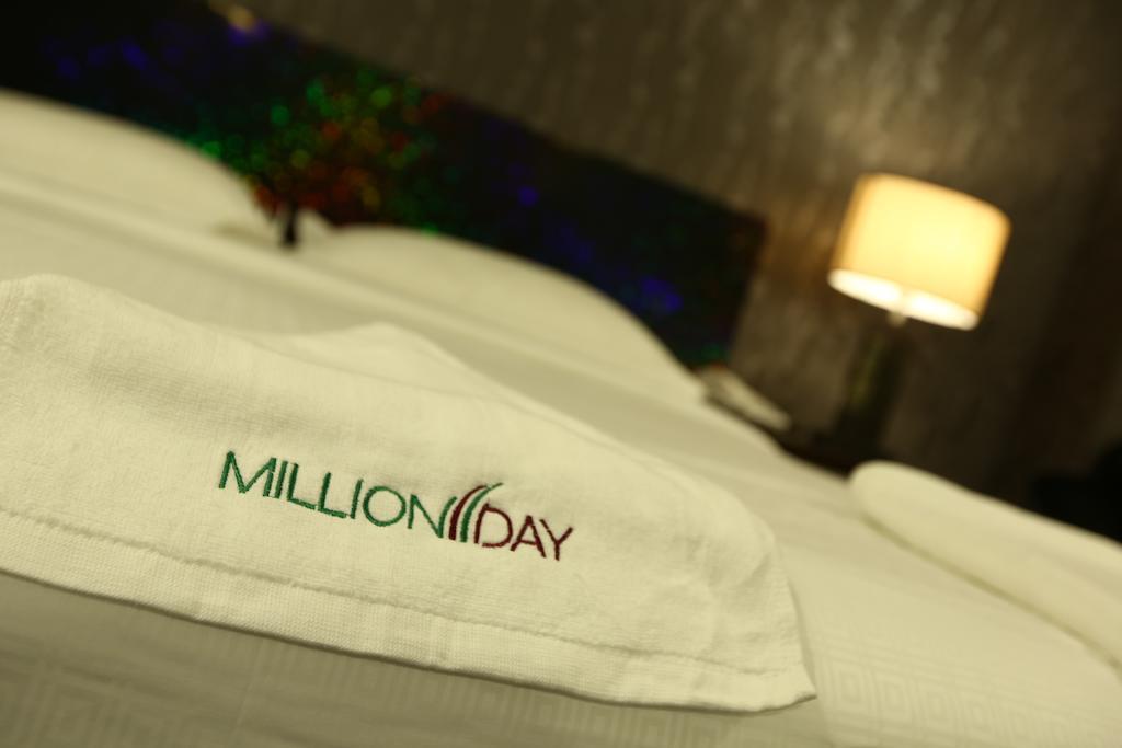 Hotel Millionday Майладутурай Екстериор снимка