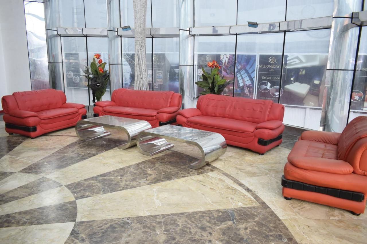 Hotel Millionday Майладутурай Екстериор снимка